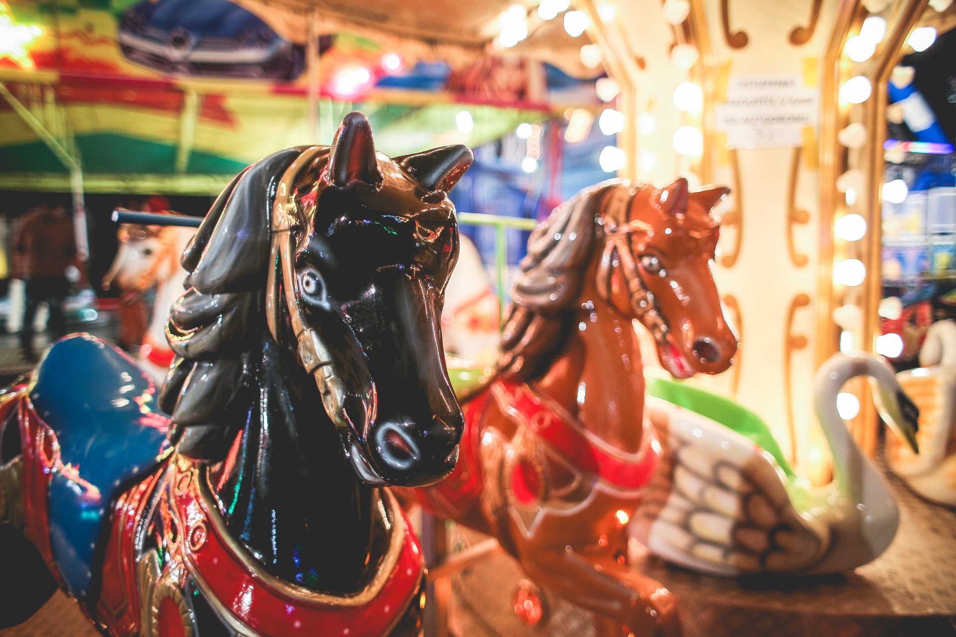blur-carnival-carousel-225238
